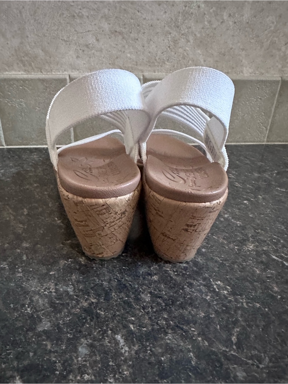 Sketchers Cali Luxe Foam Wedge Sandals - Picture 3 of 9
